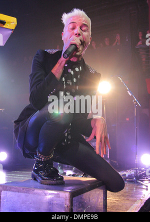 Tyler Glenn von Neon Trees erklingt in Nylon Sommer-Musik-Tour an Revolution Live Ft Lauderdale Florida - 10.08.12 Stockfoto