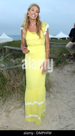 Beth Ostrosky Stern besucht einen Charity-Vorteil für Evelyn Alexander Wildlife Rescue Center in Southampton Hampton Bays New York Stockfoto