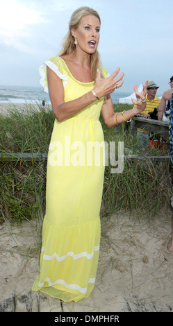 Beth Ostrosky Stern besucht einen Charity-Vorteil für Evelyn Alexander Wildlife Rescue Center in Southampton Hampton Bays New York Stockfoto