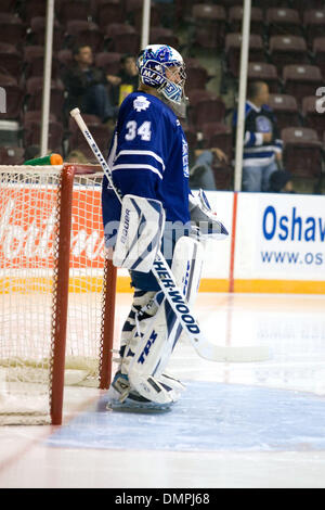 September 30, 2009 - Oshawa, Ontario, Kanada - 30. September 2009: Marlies Torwart James Reimer (34) wartet auf den Beginn der 2. Periode. Die Hamilton Bulldogs spielten die Toronto Marlies und besiegte sie 3: 0 in der GM-Zentrum in Oshawa, Ontario (Credit-Bild: © Steve Dachgaube/Southcreek Global/ZUMApress.com) Stockfoto