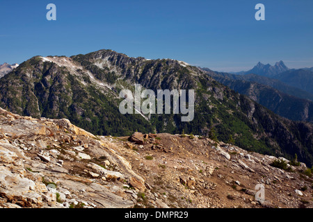 WASHINGTON - Blick Richtung Norden vom Sauerteig Mountain Lookout in North Cascades National Park. Stockfoto