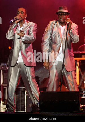 Ralph Trevant und Bobby Brown 30. Geburtstag Martin Luther King Jr Konzert-Serie am Wingate Feld Brooklyn New York City USA Stockfoto