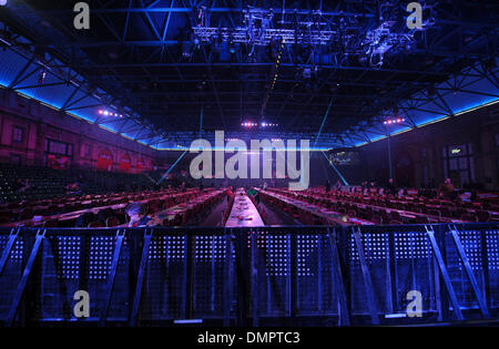 London, UK. 16. Dezember 2013. Allgemeine Ansicht der Arena während der Ladbrokes World Darts Championships von Alexandra Palace. Bildnachweis: Aktion Plus Sport/Alamy Live-Nachrichten Stockfoto