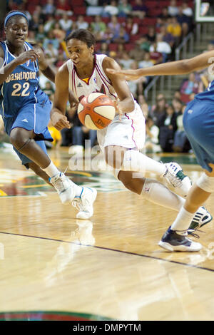 25. August 2009 - Seattle, Washington, USA - 25. August 2009: Tanisha Wright (30) während die Seattle Storm 78 68 Sieg über die Washington Mystiker in der Key Arena in Seattle Washington. (Kredit-Bild: © Andrew Fredrickson/Southcreek Global/ZUMApress.com) Stockfoto