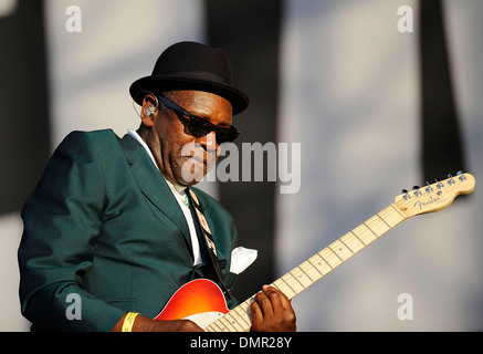 Neville Heftklammer Specials führt auf der Bühne während der BT-Abschlussfeier London Live Konzert im Hyde Park in London-England - Stockfoto