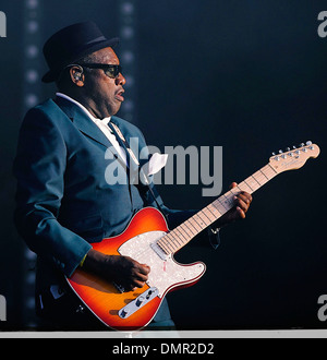 Neville Heftklammer Specials führt auf der Bühne während der BT-Abschlussfeier London Live Konzert im Hyde Park in London-England - Stockfoto