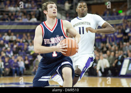 14. November 2009 - Seattle, Washington, USA - 14. November 2009: Belmont Wache Drew Hanlen (1) Laufwerke auf die Spur während der Spielaktion zwischen Belmont Bruins und Washington Huskies bei Bank of America Arena in Seattle, Washington statt. Die Huskies gegen die Bruins 96-78. (Kredit-Bild: © Andrew Fredrickson/Southcreek Global/ZUMApress.com) Stockfoto