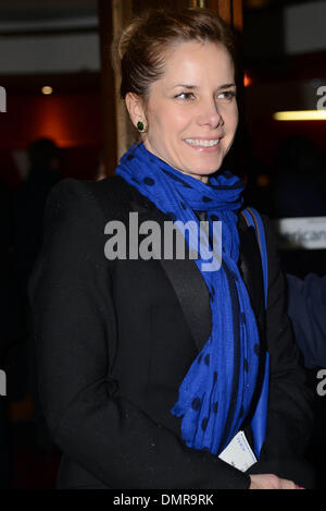 London, UK. 16. Dezember 2013. Darcey Bussell besucht den Wind in den Weiden - drücken Sie Nacht Duchess Theatre, London, 16. Dezember 2013. Bildnachweis: Siehe Li/Alamy Live News Stockfoto