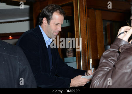 London, UK. 16. Dezember 2013. Der Wind in den Weiden - drücken Sie Nacht Duchess Theatre, London, 16. Dezember 2013. Bildnachweis: Siehe Li/Alamy Live News Stockfoto