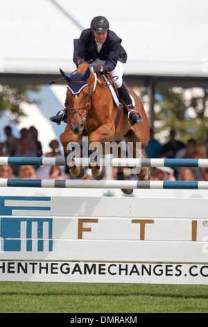 30August: Kachina geritten von Louis Jacobs.Sapphire geritten von McLain Ward besiegt Oliver geritten von Judy Garofalo Torres im Sprung aus der FTI Grand Prix an der Hampton Classic, Bridgehampton, NY (Credit-Bild: © Anthony Gruppuso/Southcreek Global/ZUMApress.com) Stockfoto