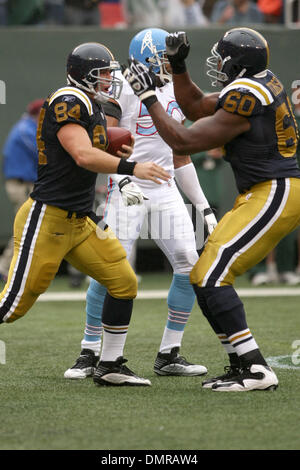 27 September 2009: New York Jets #81 tight end Dustin Keller. The New York  Jets defeated the Tennessee Titans 24-17 at Giants Stadium in Rutherford, New  Jersey. In honor of AFL Legacy