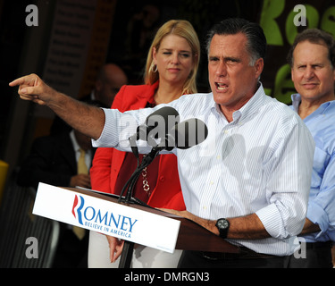 Republikanische Präsidentschaftskandidat Mitt Romney Kampagnen im El Palacio de Los Jugos Restaurant Miami Florida - 12.07.12 Stockfoto