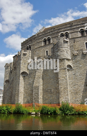 Gravensteen, die Burg der Grafen von Flandern, ursprünglich im Jahr 1180 errichtet und seitdem mehrfach, in Gent umgebaut Stockfoto