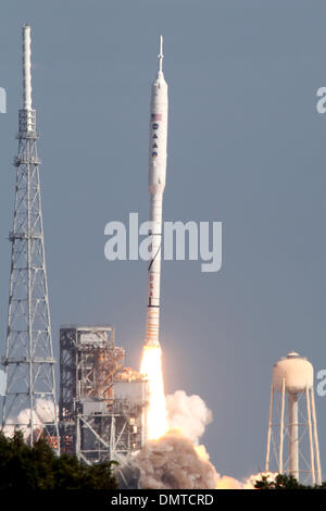 NASA startete der Ares 1-X-Rakete vom Kennedy Space Center Launch Pad 39 b. (Kredit-Bild: © Don Montague/Southcreek Global/ZUMApress.com) Stockfoto