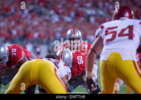 12. September 2009: Ohio State Buckeyes Quarterback Terrell Pryor (2) liest die Verteidigung vor dem Snap während der NCAA College-Football-Spiel zwischen den USC Trojans und den Ohio State Buckeyes im Ohio Stadium in Columbus, Ohio.  #3 sammelten USC Trojans #7 Ohio Zustand 18-15 vor einer Rekordkulisse von 106.033 Fans im Ohio Stadium zu besiegen. (Kredit-Bild: © Frank Jansky/Southcreek Stockfoto