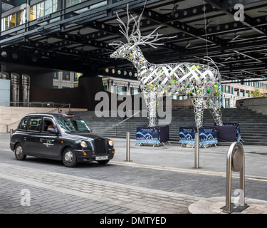 Riesige Silber Rentier Weihnachten außerhalb von Exchange House, Broadgate, London Stockfoto