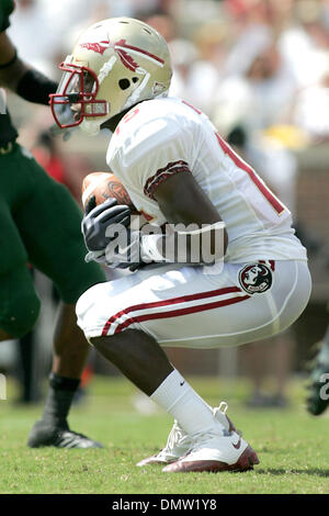 26. September 2009 - Tallahassee, Florida, USA - 26. September 2009: Florida State Cornerback Ochucko Jenije (15) fair fängt einen Punt im ersten Quartal. Die University of South Florida Bulls gewann 17-7 in diesem Mittag Spiel im Doak S. Campbell Stadium in Tallahassee, FL. (Credit-Bild: © Southcreek Global/ZUMApress.com) Stockfoto