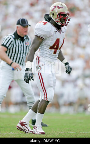 26. September 2009 - Tallahassee, Florida, USA - 26. September 2009: Florida State-Tight-End Ricky Yates (44) vor dem Spiel im ersten Quartal. Die University of South Florida Bulls gewann 17-7 in diesem Mittag Spiel im Doak S. Campbell Stadium in Tallahassee, FL. (Credit-Bild: © Southcreek Global/ZUMApress.com) Stockfoto