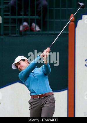 19. November 2009 - Richmond, Texas, USA - 19. November 2009: Lorena Ochoa abschlägt aus dem zehnten Loch für die erste Runde der LPGA Tour Championship im The Houstonian Golf and Country Club in Richmond, Texas statt. Obligatorische Credit: Diana L. Porter / Southcreek Global (Kredit-Bild: © Southcreek Global/ZUMApress.com) Stockfoto