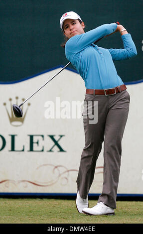 19. November 2009 - Richmond, Texas, USA - 19. November 2009: Lorena Ochoa abschlägt aus dem zehnten Loch für die erste Runde der LPGA Tour Championship im The Houstonian Golf and Country Club in Richmond, Texas statt. Obligatorische Credit: Diana L. Porter / Southcreek Global (Kredit-Bild: © Southcreek Global/ZUMApress.com) Stockfoto