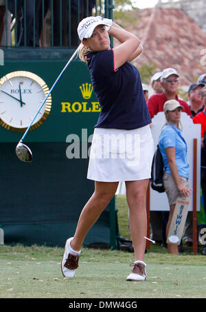 19. November 2009 - Richmond, Texas, USA - 19. November 2009: Cristie Kerr Abschlag von der ersten Bohrung für die erste Runde der LPGA Tour Championship im The Houstonian Golf and Country Club in Richmond, Texas statt. Obligatorische Credit: Diana L. Porter / Southcreek Global (Kredit-Bild: © Southcreek Global/ZUMApress.com) Stockfoto