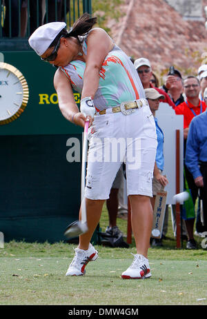 19. November 2009 - Richmond, Texas, USA - 19. November 2009: Christina Kim Abschlag von der ersten Bohrung für die erste Runde der LPGA Tour Championship im The Houstonian Golf and Country Club in Richmond, Texas statt. Obligatorische Credit: Diana L. Porter / Southcreek Global (Kredit-Bild: © Southcreek Global/ZUMApress.com) Stockfoto