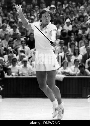 3. Juli 1980 - London, England, U.K - Tennis-Star MARTINA NAVRATILOVA in ihrem Match gegen Chris Lloyd die ihr aus der Championships in Wimbledon Championships ausgeschieden.  (Kredit-Bild: © KEYSTONE Bilder USA/ZUMAPRESS.com) Stockfoto