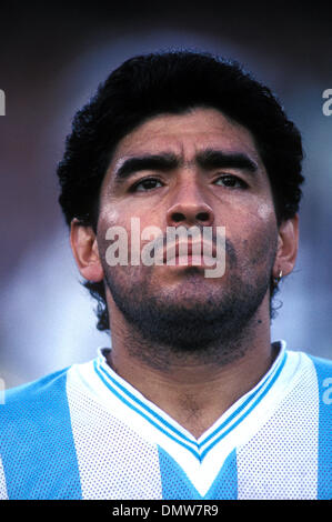 3. Juli 1990; Rom, Italien; Argentinische Fußballstar DIEGO MARADONA @ die Fußball-WM. Stockfoto
