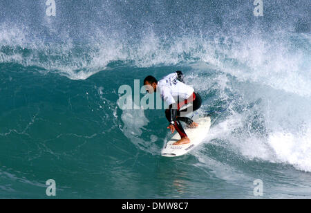 26. April 2000; Great Ocean Road, Australien; Aktuellen #1 Welt Surfer SUNNY GARCIA, 30, (Hawaii) hat Rücken an Rücken-Titel in den ersten 2 Veranstaltungen auf der ASP World Championship Tour (WCT) durch den Gewinn der brasilianischen Flavio Padaratz @ der Rip Curl Pro Surf Contest gewonnen. Stockfoto