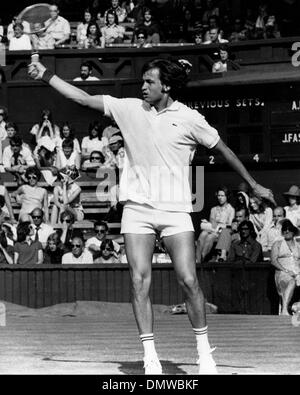 4. Juli 1973 - London, England, U.K - Tennisspieler Jürgen FASSBENDER wie in einem Match bei den Wimbledon Championships.  (Kredit-Bild: © KEYSTONE Bilder USA/ZUMAPRESS.com) Stockfoto