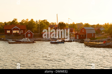 Ein kleiner Hafen in den Schären von Stockholm, Schweden Stockfoto