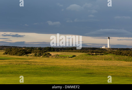 Golfer-Blick auf Covesea Leuchtturm. Stockfoto