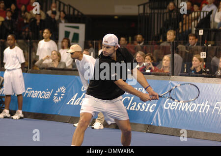 2. Dezember 2005; Richmond, VA, USA; ANDY RODDICK bei den Genworth Kinder Vorteil Tennis Classic im Siegel Center. Das Charity-Event angehoben $510.000 für benachteiligte Jugendliche. Obligatorische Credit: Foto von Tina Fultz/ZUMA Press. (©) Copyright 2005 von Tina Fultz Stockfoto