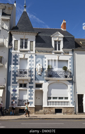 La Baule-Escoublac, gemeinhin als La Baule, Straßenansicht, Les Courlis auf dem Quai Jules Sandeau Stockfoto