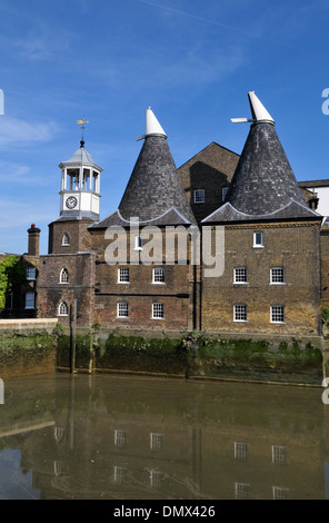 Uhr, Mühle, drei Mühlen Insel, Fluß Lea, East London, Vereinigtes Königreich Stockfoto