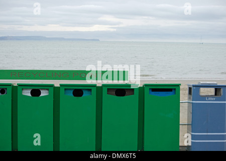 Recycling-Punkt auf Weymouth Esplanade, Dorset. Stockfoto