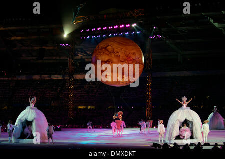 10. Februar 2006; Turin, Italien; XX Olympische Spiele: Eröffnungsfeier und Feierlichkeiten zum 10. Olympische Winter-Spiele 2006 in Turin. Obligatorische Credit: Foto von K.C. Alfred/SDU-T /ZUMA-Presse. (©) Copyright 2006 by SDU-T Stockfoto