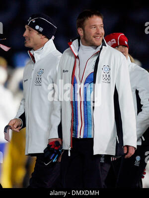 10. Februar 2006; Turin, Italien; XX Olympische Spiele: BODE MILLER Spaziergänge mit dem US-Team. Öffnung Zeremonie und Feierlichkeiten für die 10. Olympische Winter-Spiele 2006 in Turin. Obligatorische Credit: Foto von K.C. Alfred/SDU-T /ZUMA-Presse. (©) Copyright 2006 by SDU-T Stockfoto