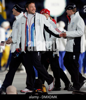 10. Februar 2006; Turin, Italien; XX Olympische Spiele: BODE MILLER Spaziergänge mit dem US-Team. Öffnung Zeremonie und Feierlichkeiten für die 10. Olympische Winter-Spiele 2006 in Turin. Obligatorische Credit: Foto von K.C. Alfred/SDU-T /ZUMA-Presse. (©) Copyright 2006 by SDU-T Stockfoto