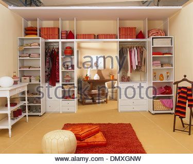 Mobile Regale Schlafzimmer Stockfoto, Bild: 282121400 - Alamy Mobile Regale Schlafzimmer Stockfoto, Bild: 282121400 - Alamy