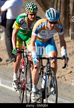 21. Februar 2006; San Francisco, CA, USA; LEVI LEIPHEIMER Gesamtführenden und LLOYD LANDIS auf Stufe 2: Sierra Road während der Amgen Tour of California 2006 steigen. Die 7 Bühne, 8 Tage, die Veranstaltung endet am 26. Februar in Redondo Beach. Obligatorische Credit: Foto von Beth Schneider/ZUMA Press. (©) Copyright 2006 von Beth Schneider Stockfoto