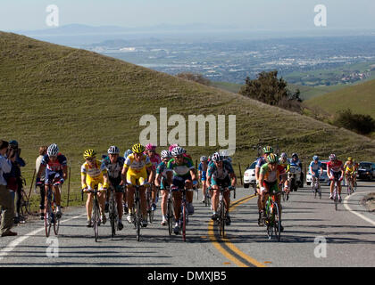 21. Februar 2006; San Francisco, CA, USA; Die Panoramastraße auf Stufe 2 Klettern: Sierra Road während der Amgen Tour of California 2006 steigen. Die 7 Bühne, 8 Tage, die Veranstaltung endet am 26. Februar in Redondo Beach. Obligatorische Credit: Foto von Beth Schneider/ZUMA Press. (©) Copyright 2006 von Beth Schneider Stockfoto