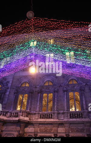 Palazzo Doria Pamphili Pamphilij Galerie und Frieden Thema Weihnachten leuchtet über del Corso Straße Straße, Rom, Italien Stockfoto