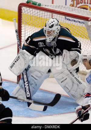 17. November 2006: AHL - Manitoba Torwart Dany Sabourin in Aktion gegen Rochester. Die Manitoba Canucks in Rochester Americans im Blue Cross Arena im War Memorial Auditorium. Rochester besiegte Manitoba 4 zu 3 im OT. (Kredit-Bild: © Alan Schwartz/Cal-Sport-Medien) Stockfoto