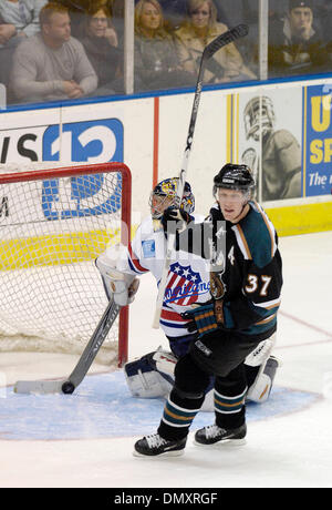 17. November 2006: AHL - Manitoba rechten Flügel Lee Goren #37 Punkte gegen Rochester. Die Manitoba Canucks in Rochester Americans im Blue Cross Arena im War Memorial Auditorium. Rochester besiegte Manitoba 4 zu 3 im OT. (Kredit-Bild: © Alan Schwartz/Cal-Sport-Medien) Stockfoto