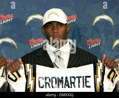 30. April 2006; San Diego, CA, USA; Cornerback ANTONIO CROMARTIE aus Florida State, zeigt sein Trikot in San Diego Sonntag. Obligatorische Credit: Foto von Earnie Grafton/SDU-T/ZUMA Press. (©) Copyright 2006 by SDU-T Stockfoto