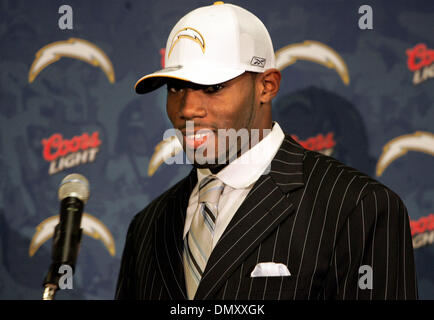 30. April 2006; San Diego, CA, USA; Ladegeräte-Vorrunde wählen Sie ANTONIO CROMARTIE Gespräche mit den Medien in San Diego Sonntag. Obligatorische Credit: Foto von Earnie Grafton/SDU-T/ZUMA Press. (©) Copyright 2006 by SDU-T Stockfoto