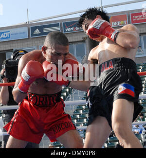 27. Mai 2006; Carson, Kalifornien, USA; Z GORES (schwarze Stämme) Niederlagen PEDRO MIRANDA. Obligatorische Credit: Foto von Rob DeLorenzo/ZUMA Press. (©) Copyright 2006 by Rob DeLorenzo Stockfoto