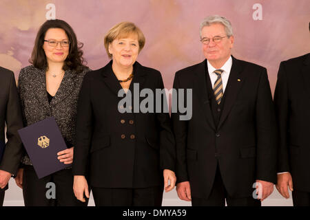 Berlin, Deutschland. Dezember 2013. Die neuen Minister werden von bundespräsident Joaquim Gauck neben der neuen deutschen Bundeskanzlerin Merkel in Bellevue in Berlin ernannt. / Foto: kam und Präsident Joaquim Gauck. Stockfoto