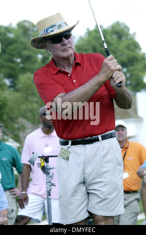 27. August 2006; Raleigh, NC, USA; Schauspieler GIL GERARD macht einen Auftritt bei der 2006 Jimmy V Celebrity Golf Classic, die im Prestonwood Country Club befindet sich in Cary stattfand. Jimmy Valvano Foundation hat über 12 Millionen Dollar um Krebsforschung profitieren zu helfen. Trainer Jim Valvano starb 1993 an Krebs und war der Kopf Basketballtrainer an der North Carolina State University Stockfoto